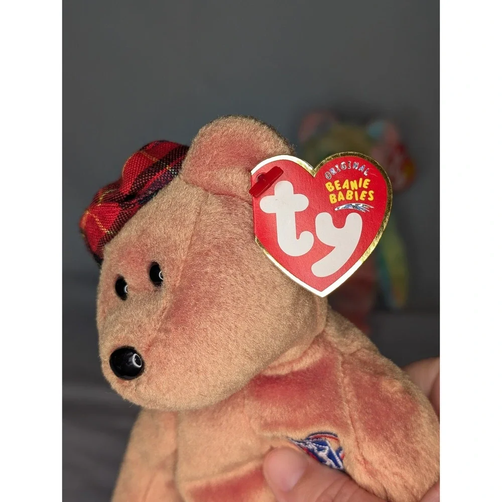 Ty Beanie Babies PGA  Tour Golf Bear 2004‎ And Tye Dye Peace Bear